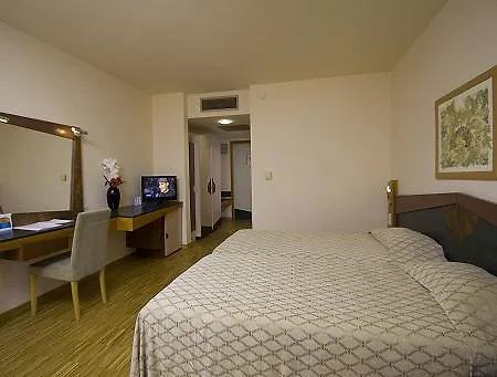 Blue Waters Club Otel 5*