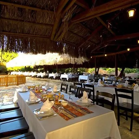 Blue Waters Club Otel 5*